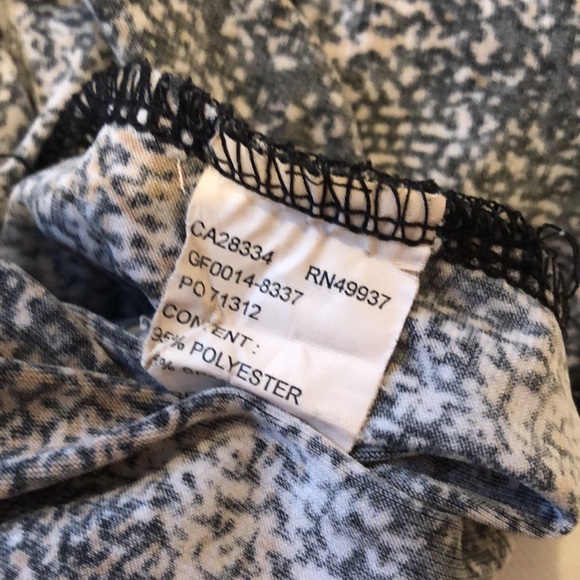 Tear Off Confetti pattern taupe neckline & sleeve piping zipper front blouse - Picture 7 of 10